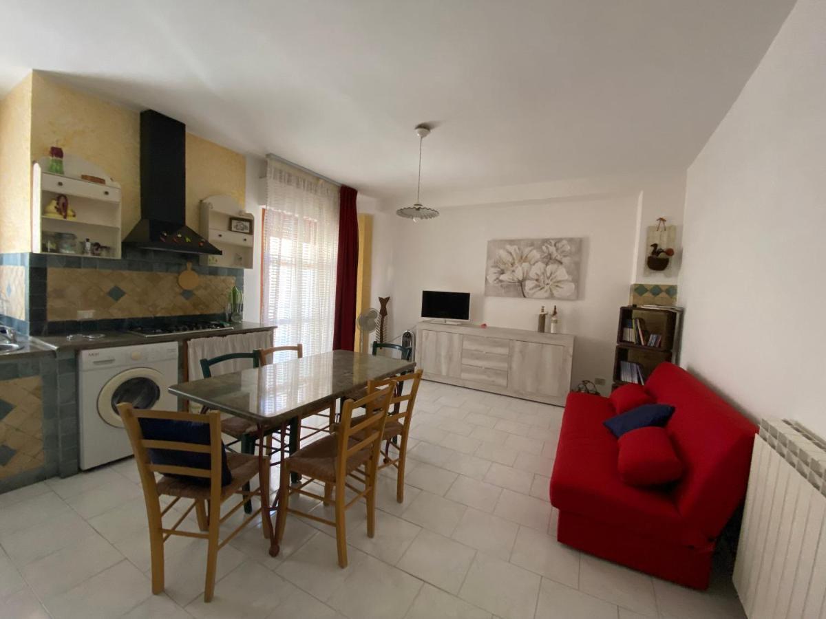 A Casa Di Glo' Apartman Porto Torres Kültér fotó